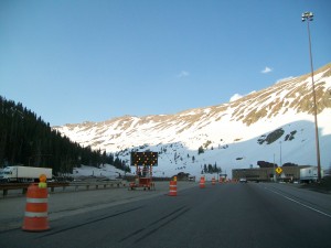 Einfahrt in den Tunnel - Schnee, Schnee, Schnee
