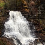 Kaskaden aus Wasser Kaskaden aus Wasser