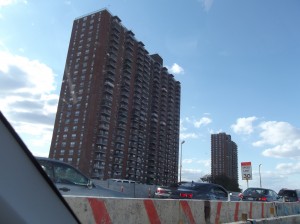 durch New York - Mietskaserne in Brooklyn