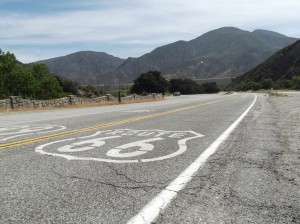 Route 66 - im Hintergrunf, ganz klein, die Insterstate